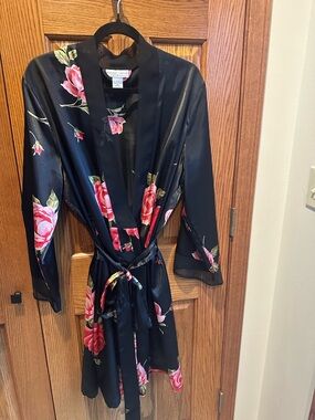 Morgan Taylor Black Floral Robe Pink Roses Size XL Wedding Romantic Short Length